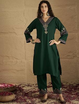 Women Ethnic Motifs Printed Kurta with Trousers & Dupatta 1