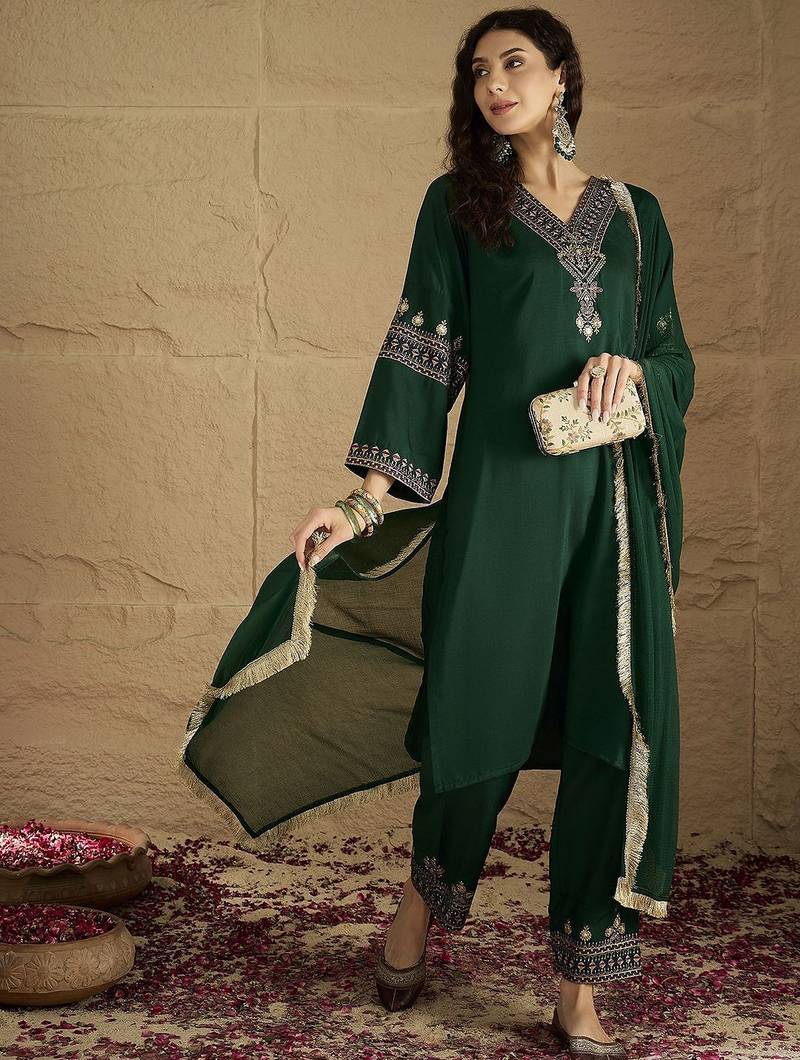 Women Ethnic Motifs Printed Kurta with Trousers & Dupatta