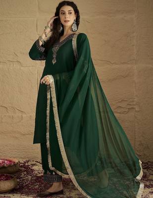 Women Ethnic Motifs Printed Kurta with Trousers & Dupatta 6