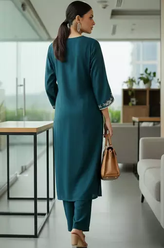 Women Ethnic Motifs Embroidered Regular Thread Work Kurta with Trousers