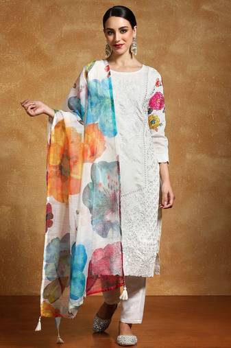 Women Embroidered Regular Thread Work  Cotton Kurta with Trousers & Dupatta