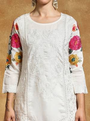 Women Embroidered Regular Thread Work  Cotton Kurta with Trousers & Dupatta 3