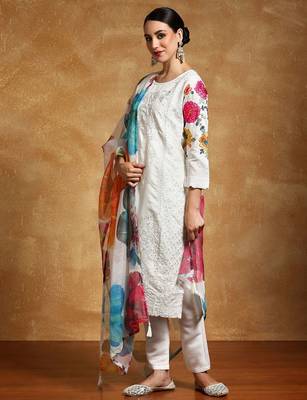 Women Embroidered Regular Thread Work  Cotton Kurta with Trousers & Dupatta 4