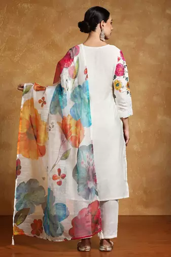 Women Embroidered Regular Thread Work Pure Cotton Kurta with Trousers & Dupatta