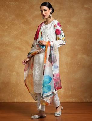 Women Embroidered Regular Thread Work  Cotton Kurta with Trousers & Dupatta 6