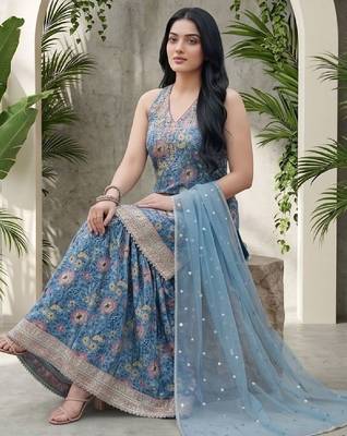 Women Floral Printed Regular Sequinned Kurta with Sharara & With Dupatta 2