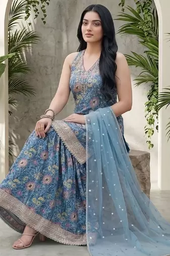 Women Floral Printed Regular Sequinned Kurta with Sharara & With Dupatta