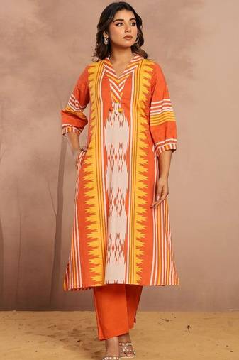 Cotton Geometric Printed Straight Kurta With Tassel Detail