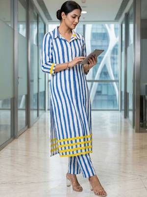 Women Striped Regular Kurta with Trousers 3