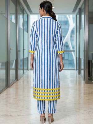 Women Striped Regular Kurta with Trousers 7