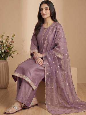 Women Ethnic Motifs Regular Kurta with Trousers & With Dupatta 4