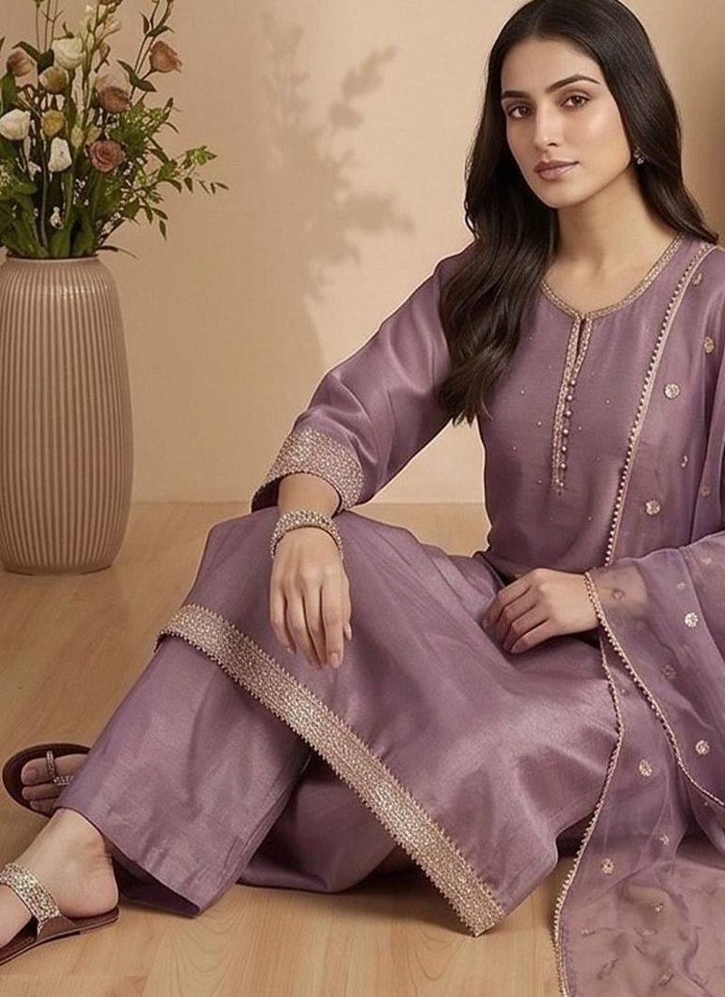 Women Ethnic Motifs Regular Kurta with Trousers & With Dupatta