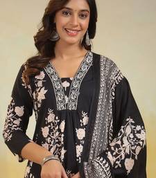 Women Floral Printed Regular  Cotton Kurta with Trousers & With Dupatta