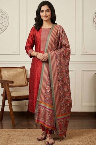 Women Regular Kurta with Trousers & With Dupatta