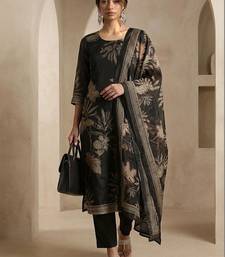 Women Floral Printed Regular Chanderi Silk Kurta with Trousers & With Dupatta