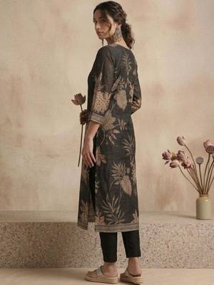 Women Floral Printed Regular Chanderi Silk Kurta with Trousers & With Dupatta 5