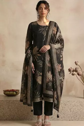 Women Floral Printed Regular Chanderi Silk Kurta with Trousers & With Dupatta