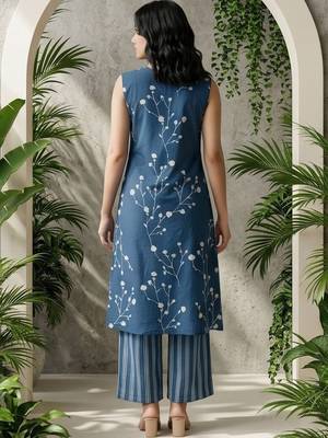 Women Floral Printed Regular Kurta with Palazzos 6