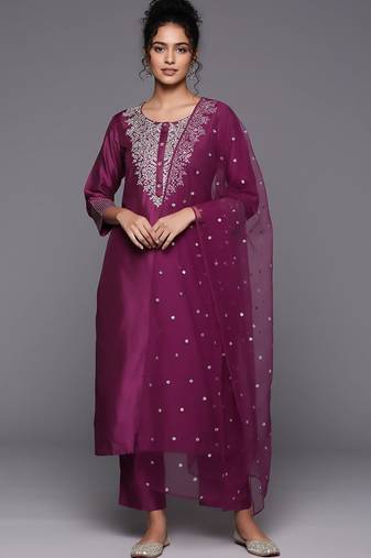 Women Embroidered Regular Sequinned Chanderi Silk Kurta with Trousers & With Dupatta