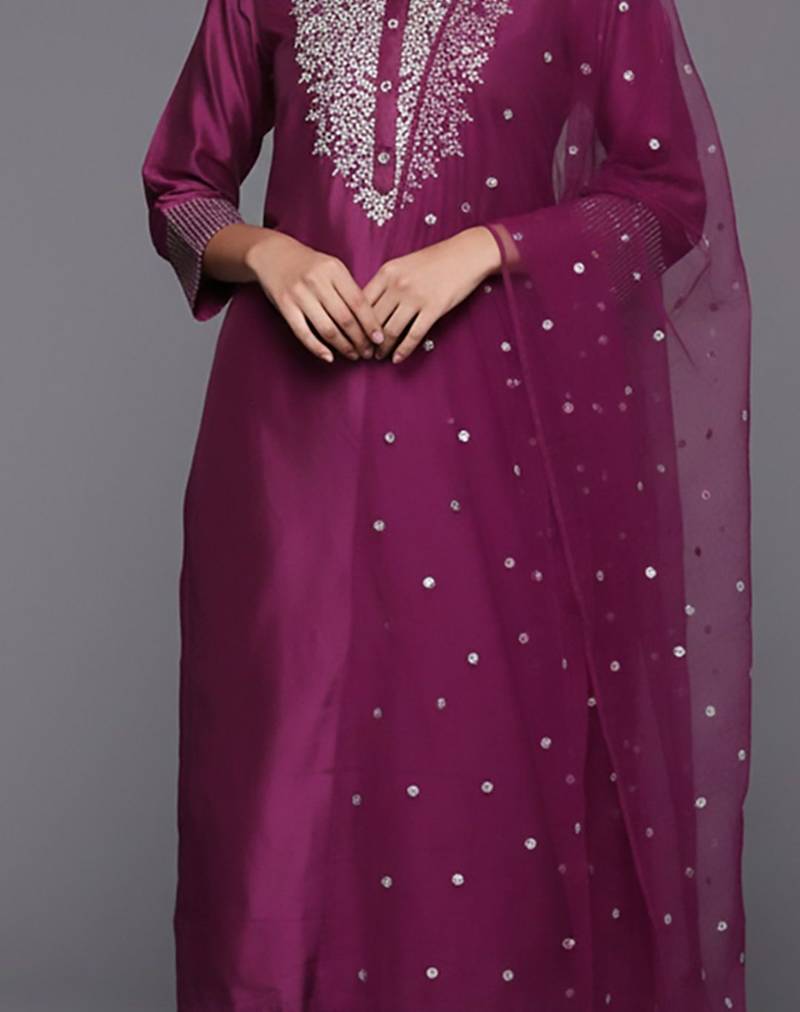 Women Embroidered Regular Sequinned Chanderi Silk Kurta with Trousers & With Dupatta
