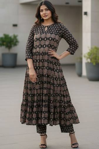 Women Ethnic Motifs Printed Regular Kurta with Trousers & With Dupatta