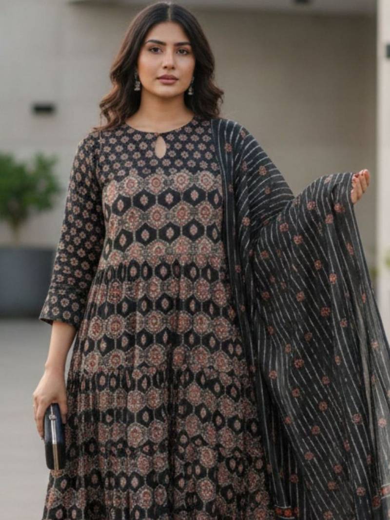 Women Ethnic Motifs Printed Regular Kurta with Trousers & With Dupatta