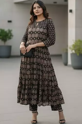 Women Ethnic Motifs Printed Regular Kurta with Trousers & With Dupatta