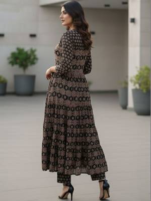Women Ethnic Motifs Printed Regular Kurta with Trousers & With Dupatta 5