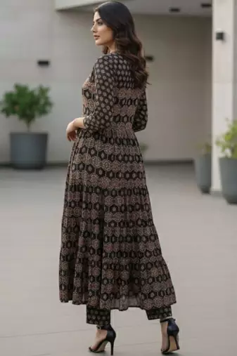 Women Ethnic Motifs Printed Regular Kurta with Trousers & With Dupatta