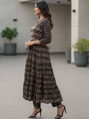 Women Ethnic Motifs Printed Regular Kurta with Trousers & With Dupatta 6
