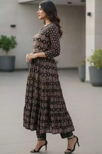 Women Ethnic Motifs Printed Regular Kurta with Trousers & With Dupatta