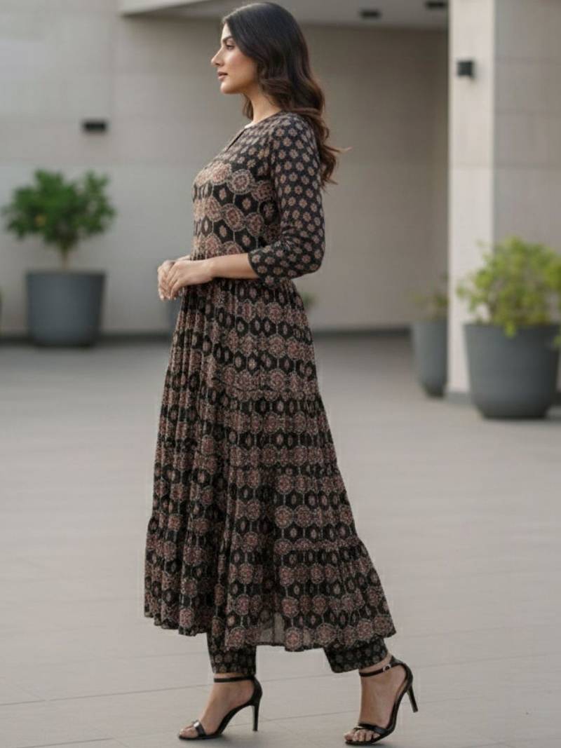 Women Ethnic Motifs Printed Regular Kurta with Trousers & With Dupatta