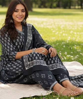 Ethnic Motifs Printed V-Neck Angrakha A-Line Kurta With Patiala & Dupatta 3