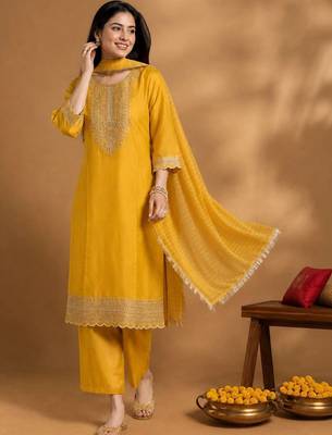 Floral Yoke Design Round Neck Straight Kurta With Trousers & Dupatta 1