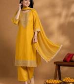 Floral Yoke Design Round Neck Straight Kurta With Trousers & Dupatta