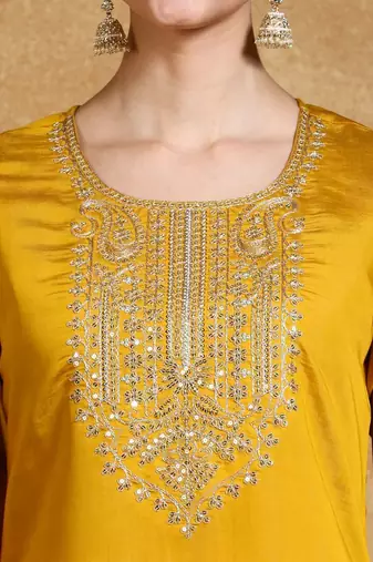 Floral Yoke Design Round Neck Straight Kurta With Trousers & Dupatta