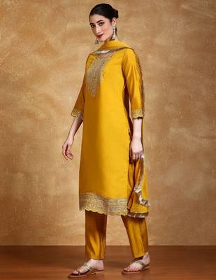 Floral Yoke Design Round Neck Straight Kurta With Trousers & Dupatta 5