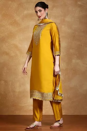 Floral Yoke Design Round Neck Straight Kurta With Trousers & Dupatta