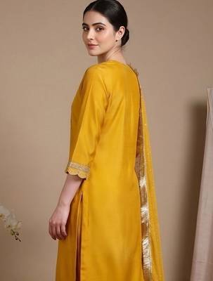 Women Ethnic Motifs Embroidered Regular Thread Work Kurta with Trousers & With Dupatta 3