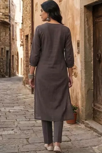 Women Embroidered Regular Thread Work Kurta with Trousers