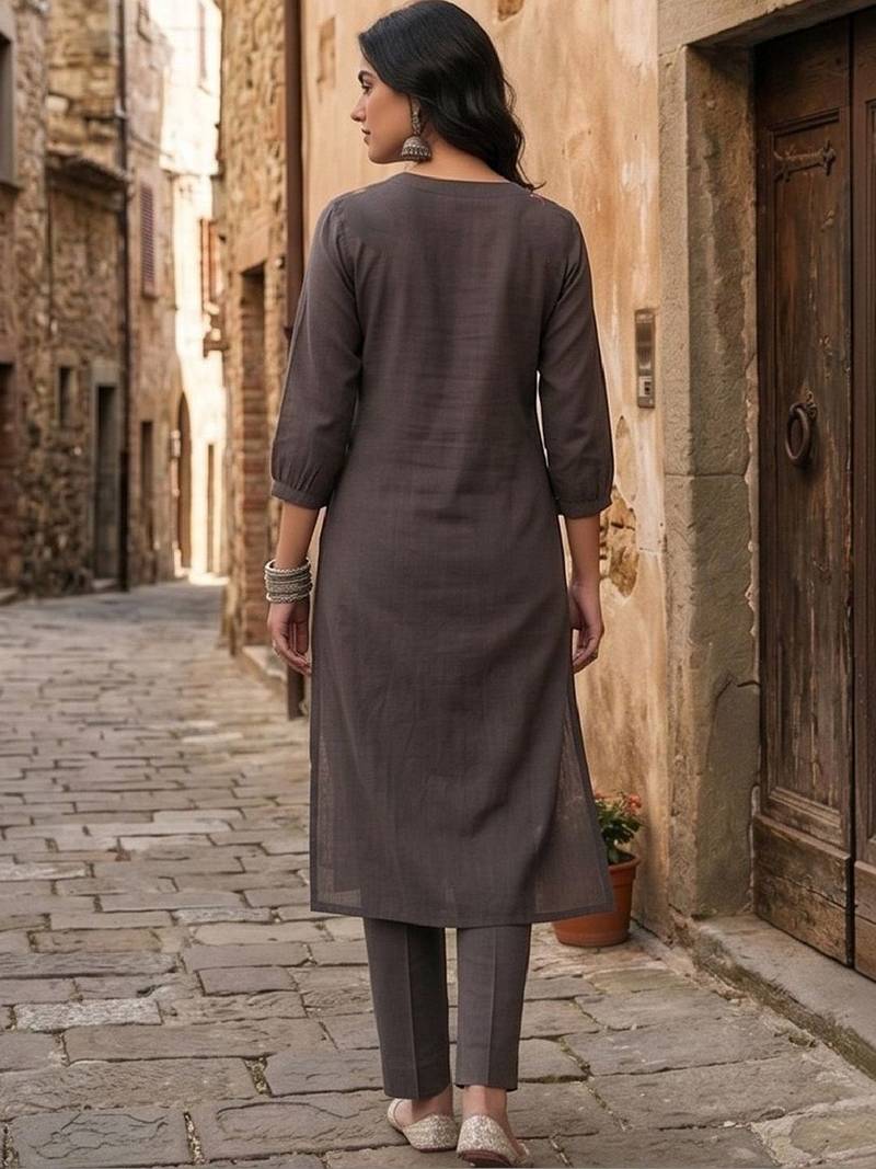 Women Embroidered Regular Thread Work Kurta with Trousers