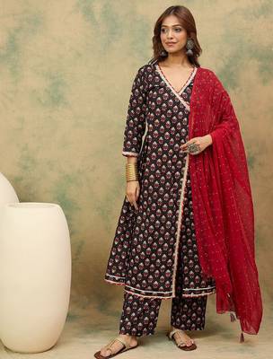 Floral Printed V-Neck Angrakha Kurta With Trousers & Dupatta 1