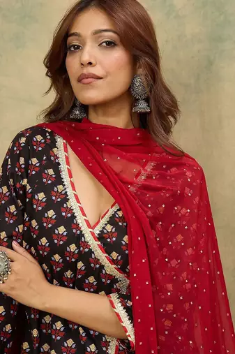 Floral Printed V-Neck Angrakha Kurta With Trousers & Dupatta