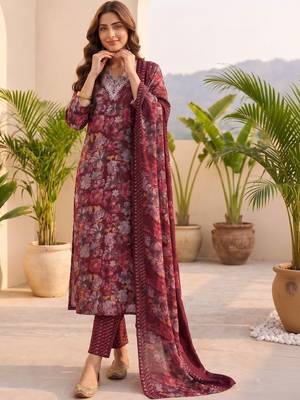 Women Floral Printed Regular Thread Work Kurta with Trousers & With Dupatta 1