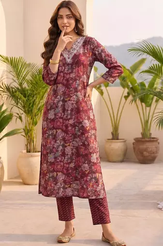 Women Floral Printed Regular Thread Work Kurta with Trousers & With Dupatta