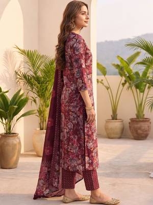 Women Floral Printed Regular Thread Work Kurta with Trousers & With Dupatta 7