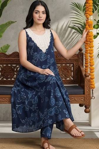 Women Ethnic Motifs Printed Regular Thread Work Pure Cotton Kurta with Trousers