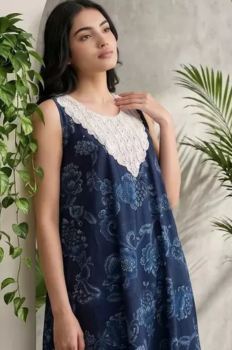 Women Ethnic Motifs Printed Regular Thread Work Pure Cotton Kurta with Trousers
