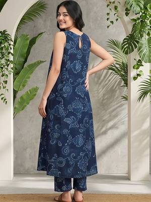 Women Ethnic Motifs Printed Regular Thread Work Pure Cotton Kurta with Trousers 5