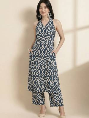 Women Printed Regular Pure Cotton Kurta with Trousers 1